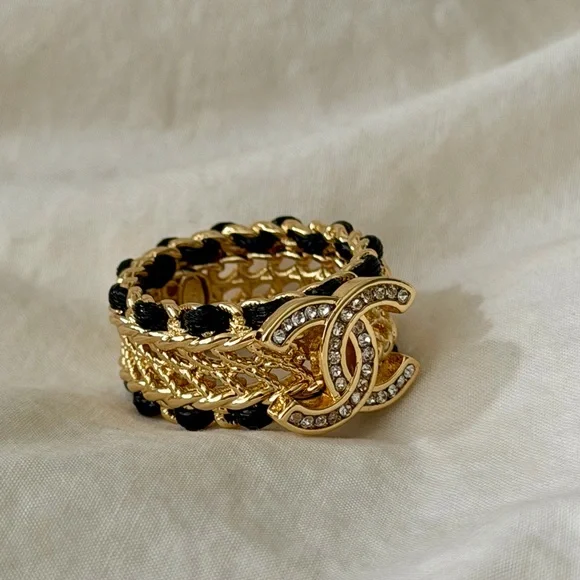 Beautiful Chanel Gold and Black Chain Ring - Picture 11 of 16